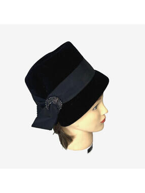 Vintage 1960's Women's Cloche Hat Black Merrimac Velour Beaded Detail 20.5" EUC